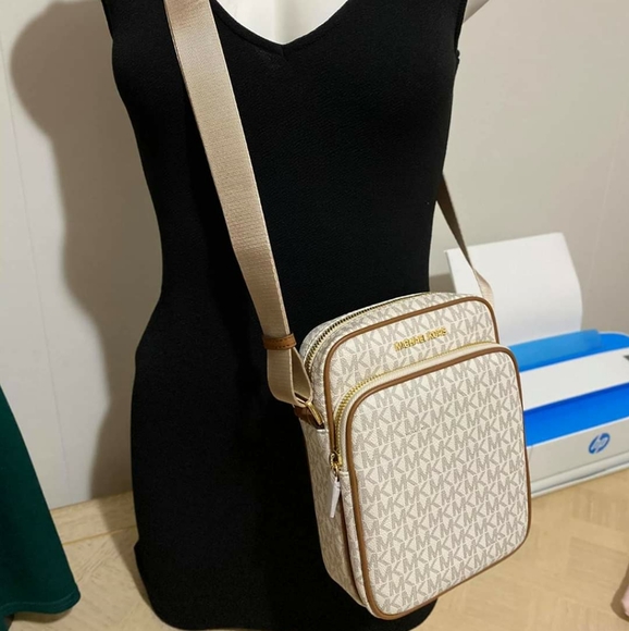 MICHAEL KORS FLIGHT BODY BAG - Picture 2 of 6